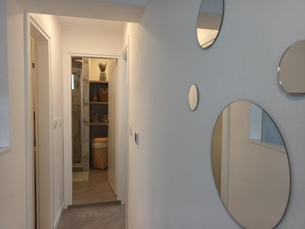 Jesliving Hvar - 2 Bedroom Elegant Apartment With Sea View In Historic Center Of Hvar Town Exterior foto