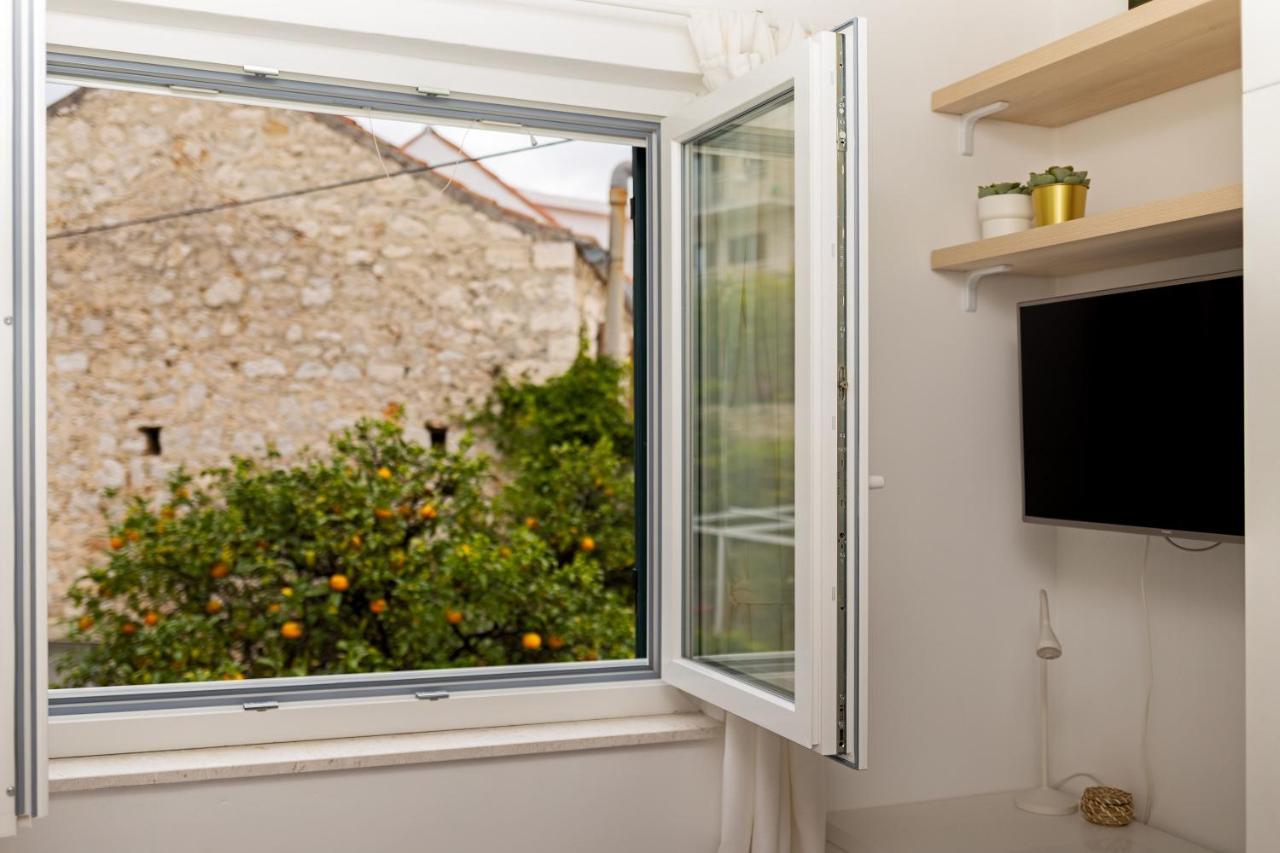 Jesliving Hvar - 2 Bedroom Elegant Apartment With Sea View In Historic Center Of Hvar Town Exterior foto