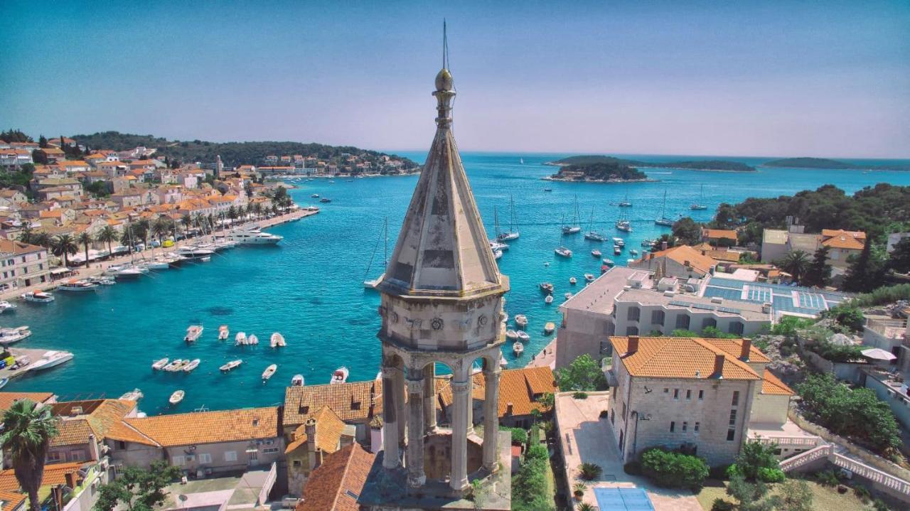 Jesliving Hvar - 2 Bedroom Elegant Apartment With Sea View In Historic Center Of Hvar Town Exterior foto